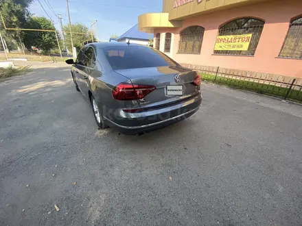 Volkswagen Passat 2016 года за 4 750 000 тг. в Алматы – фото 19