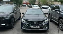 Toyota Camry 2019 года за 14 200 000 тг. в Алматы – фото 2