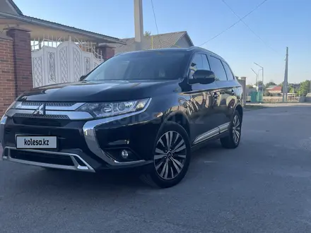 Mitsubishi Outlander 2018 года за 9 700 000 тг. в Шымкент