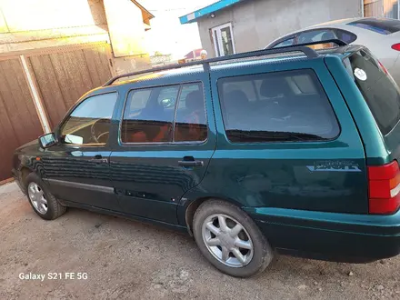 Volkswagen Golf 1995 года за 2 000 000 тг. в Астана – фото 4