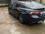 Toyota Camry 2021 годаүшін12 500 000 тг. в Уральск – фото 3