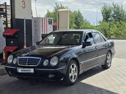 Mercedes-Benz E 320 2000 года за 3 200 000 тг. в Астана – фото 2