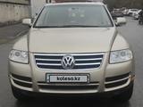 Volkswagen Touareg 2005 годаfor3 900 000 тг. в Алматы