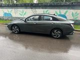 Hyundai Elantra 2024 годаfor8 200 000 тг. в Алматы – фото 3