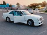 Mercedes-Benz E 320 1997 года за 3 200 000 тг. в Шымкент – фото 2