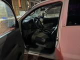Toyota Hilux 2006 года за 4 000 000 тг. в Астана – фото 4