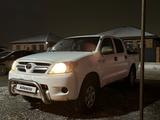 Toyota Hilux 2006 года за 4 000 000 тг. в Астана