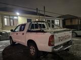 Toyota Hilux 2006 года за 4 000 000 тг. в Астана – фото 2