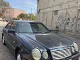 Mercedes-Benz E 240 1997 годаүшін1 800 000 тг. в Актау – фото 3