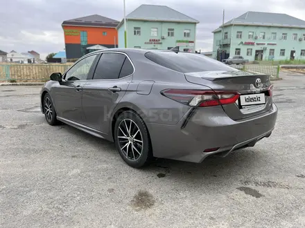 Toyota Camry 2022 года за 13 000 000 тг. в Айтеке би – фото 8