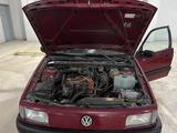 Volkswagen Passat 1993 годаүшін1 050 000 тг. в Астана – фото 4