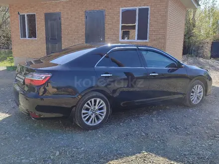 Toyota Camry 2015 года за 11 700 000 тг. в Семей – фото 2