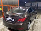 Hyundai Solaris 2015 года за 4 500 000 тг. в Атырау – фото 3