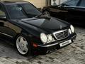 Mercedes-Benz E 55 AMG 2001 года за 8 900 000 тг. в Шымкент – фото 2