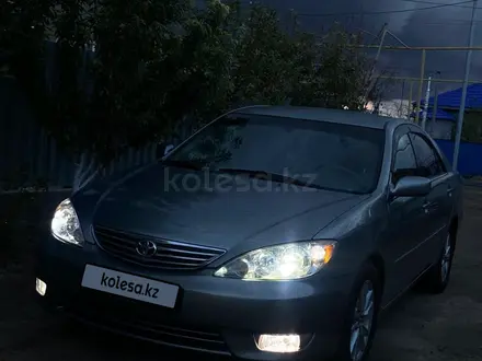Toyota Camry 2005 года за 5 500 000 тг. в Атырау – фото 2
