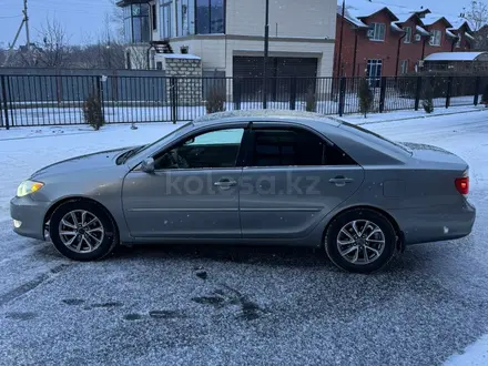 Toyota Camry 2005 года за 5 500 000 тг. в Атырау – фото 4