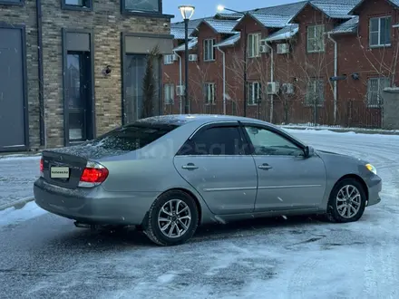 Toyota Camry 2005 года за 5 500 000 тг. в Атырау – фото 3