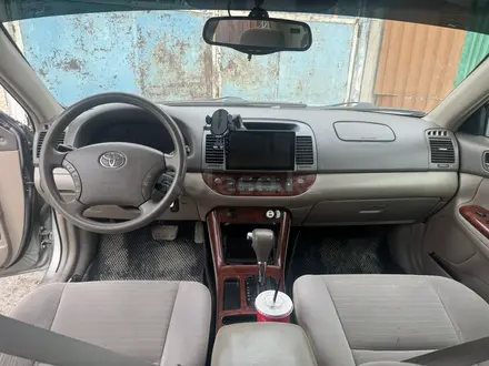 Toyota Camry 2005 года за 5 500 000 тг. в Атырау – фото 9