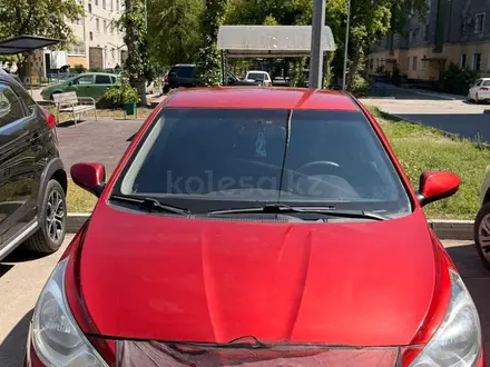 Hyundai Accent 2012 года за 3 900 000 тг. в Семей – фото 2