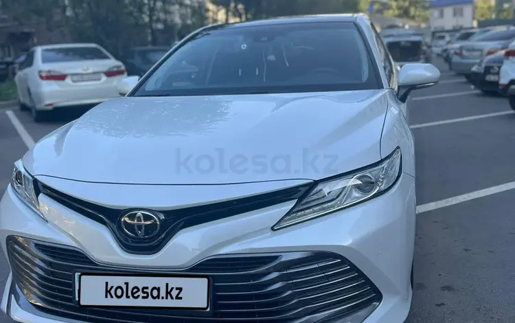 Toyota Camry 2017 года за 14 700 000 тг. в Алматы