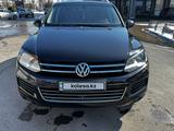 Volkswagen Touareg 2010 года за 9 499 999 тг. в Астана – фото 2
