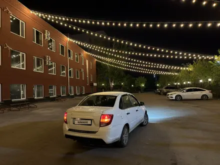 ВАЗ (Lada) Granta 2190 2018 года за 2 900 000 тг. в Петропавловск – фото 2