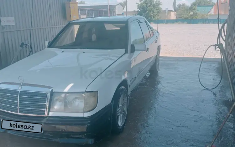 Mercedes-Benz E 200 1989 годаfor850 000 тг. в Урджар