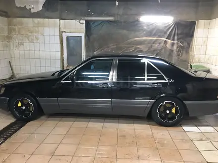 Mercedes-Benz S 320 1995 года за 4 200 000 тг. в Уральск – фото 4