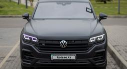 Volkswagen Touareg 2021 годаүшін42 000 000 тг. в Алматы – фото 2