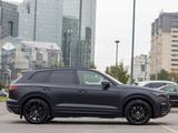 Volkswagen Touareg 2021 года за 42 000 000 тг. в Алматы – фото 3
