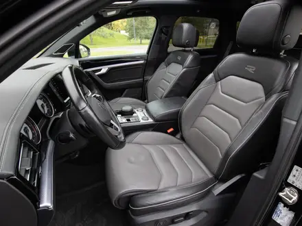 Volkswagen Touareg 2021 года за 42 000 000 тг. в Алматы – фото 6