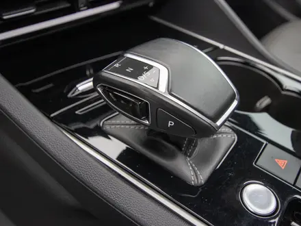 Volkswagen Touareg 2021 года за 42 000 000 тг. в Алматы – фото 16