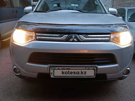 Mitsubishi Outlander 2012 года за 7 199 999 тг. в Алматы – фото 3