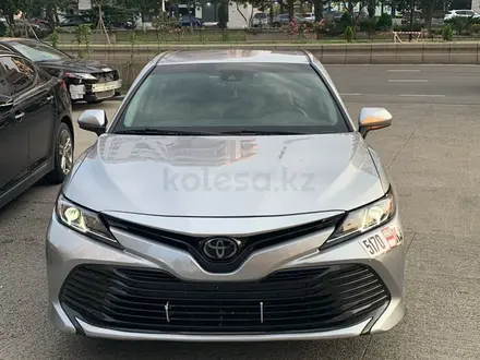 Toyota Camry 2019 года за 10 500 000 тг. в Уральск – фото 3