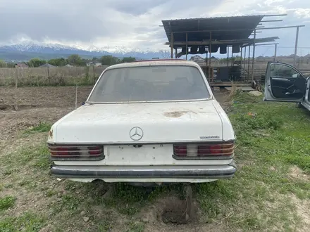 Mercedes-Benz E 200 1981 года за 1 000 000 тг. в Алматы – фото 9