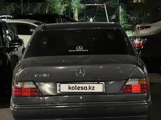 Mercedes-Benz E 230