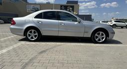 Mercedes-Benz E 320 2002 годаүшін5 200 000 тг. в Актобе – фото 4