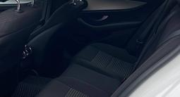 Mercedes-Benz E 200 2021 года за 15 290 000 тг. в Алматы – фото 2