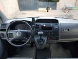 Volkswagen Multivan 2004 годаүшін7 500 000 тг. в Астана – фото 2