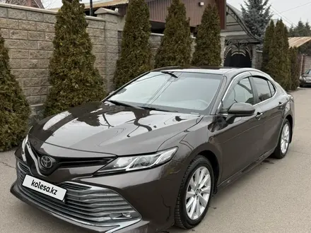 Toyota Camry 2018 года за 10 000 000 тг. в Алматы – фото 19