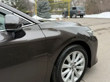 Toyota Camry 2018 года за 10 000 000 тг. в Алматы – фото 23