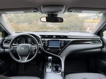 Toyota Camry 2018 года за 10 000 000 тг. в Алматы – фото 35