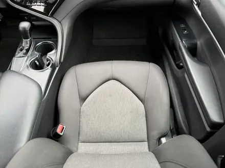 Toyota Camry 2018 года за 10 000 000 тг. в Алматы – фото 41