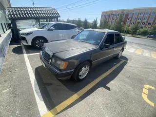 Mercedes-Benz E 220