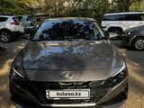 Hyundai Elantra 2022 годаүшін8 100 000 тг. в Алматы