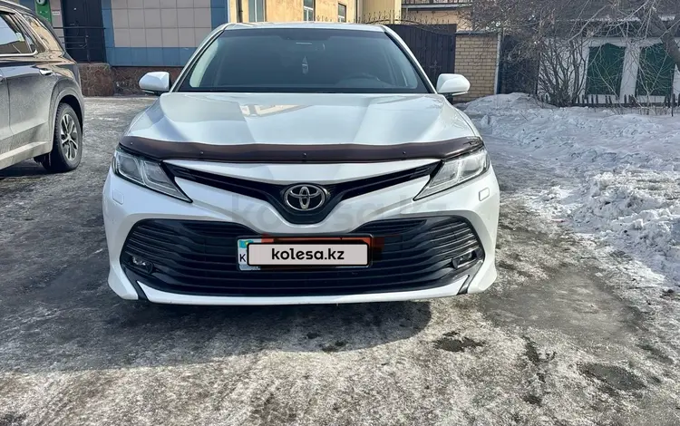 Toyota Camry 2019 года за 13 500 000 тг. в Семей