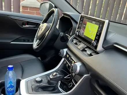 Toyota RAV4 2020 года за 15 900 000 тг. в Караганда – фото 16