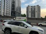 Toyota RAV4 2020 года за 15 900 000 тг. в Караганда – фото 4