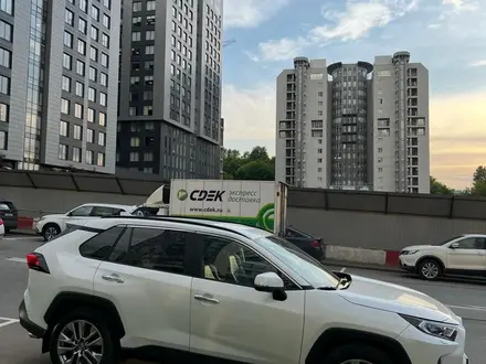 Toyota RAV4 2020 года за 15 900 000 тг. в Караганда – фото 4