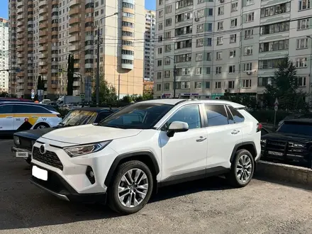 Toyota RAV4 2020 года за 15 900 000 тг. в Караганда – фото 9